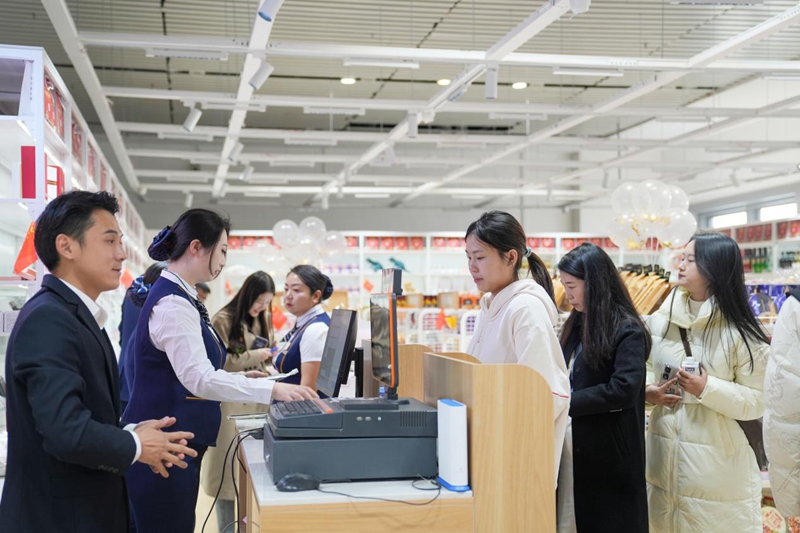 中歐班列進口商品店。中國鐵路西安局供圖